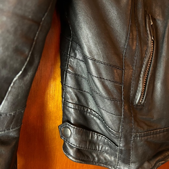 Rosie the Riveter Leather Moto Jacket- Version Originale - Picture 5 of 9